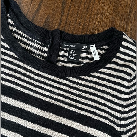 H&M Striped Sweater Dress Size XS - Picture 2 of 5
